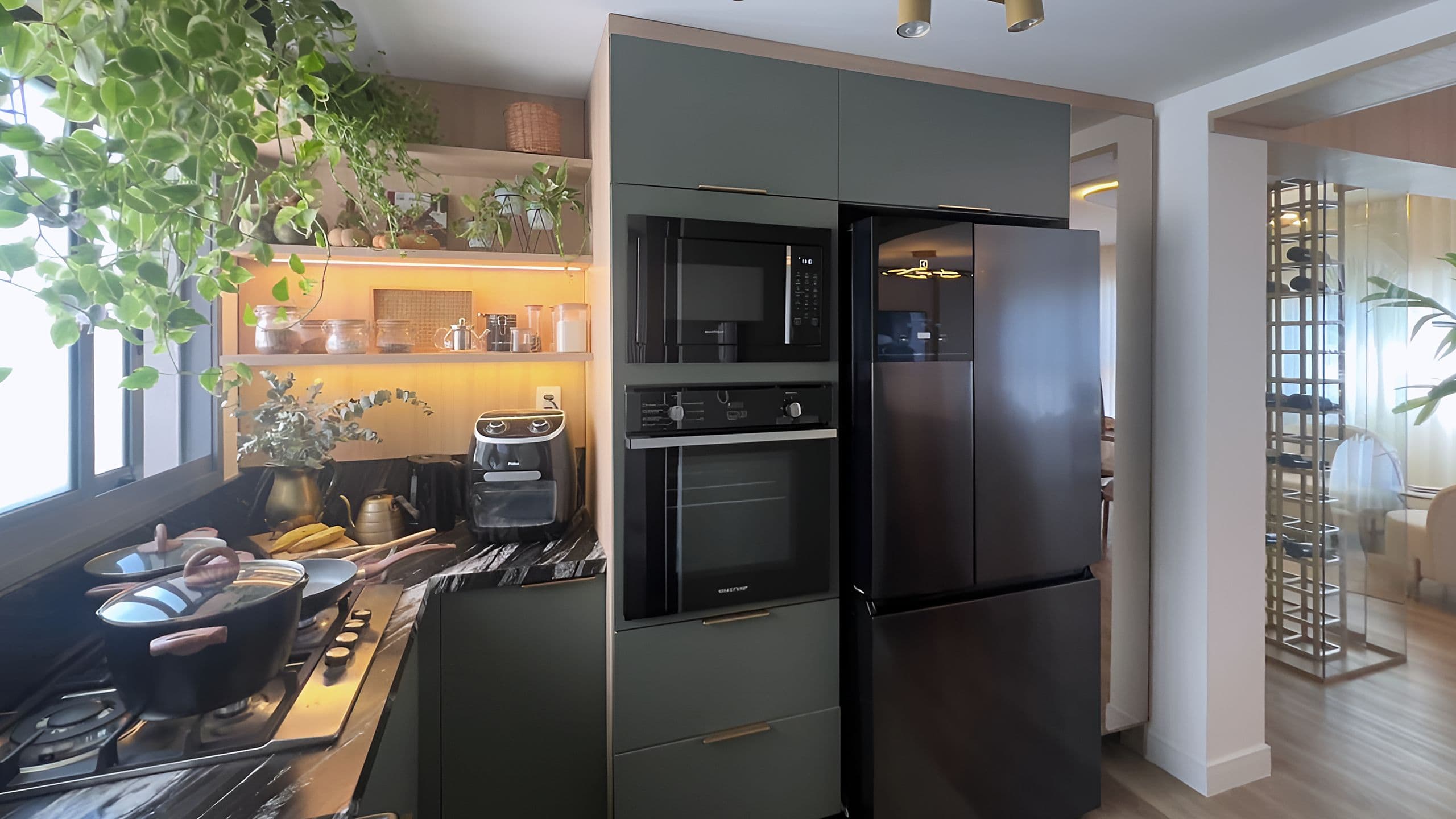Cozinha com marcenaria sob medida — vista 1