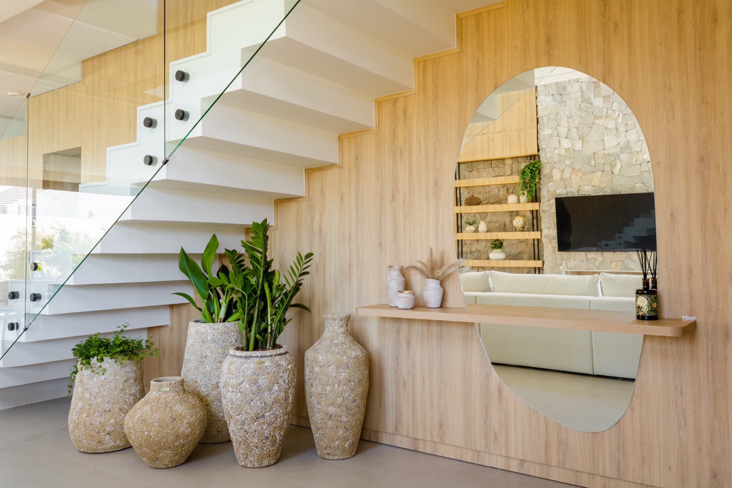 Living com marcenaria sob medida — vista 5