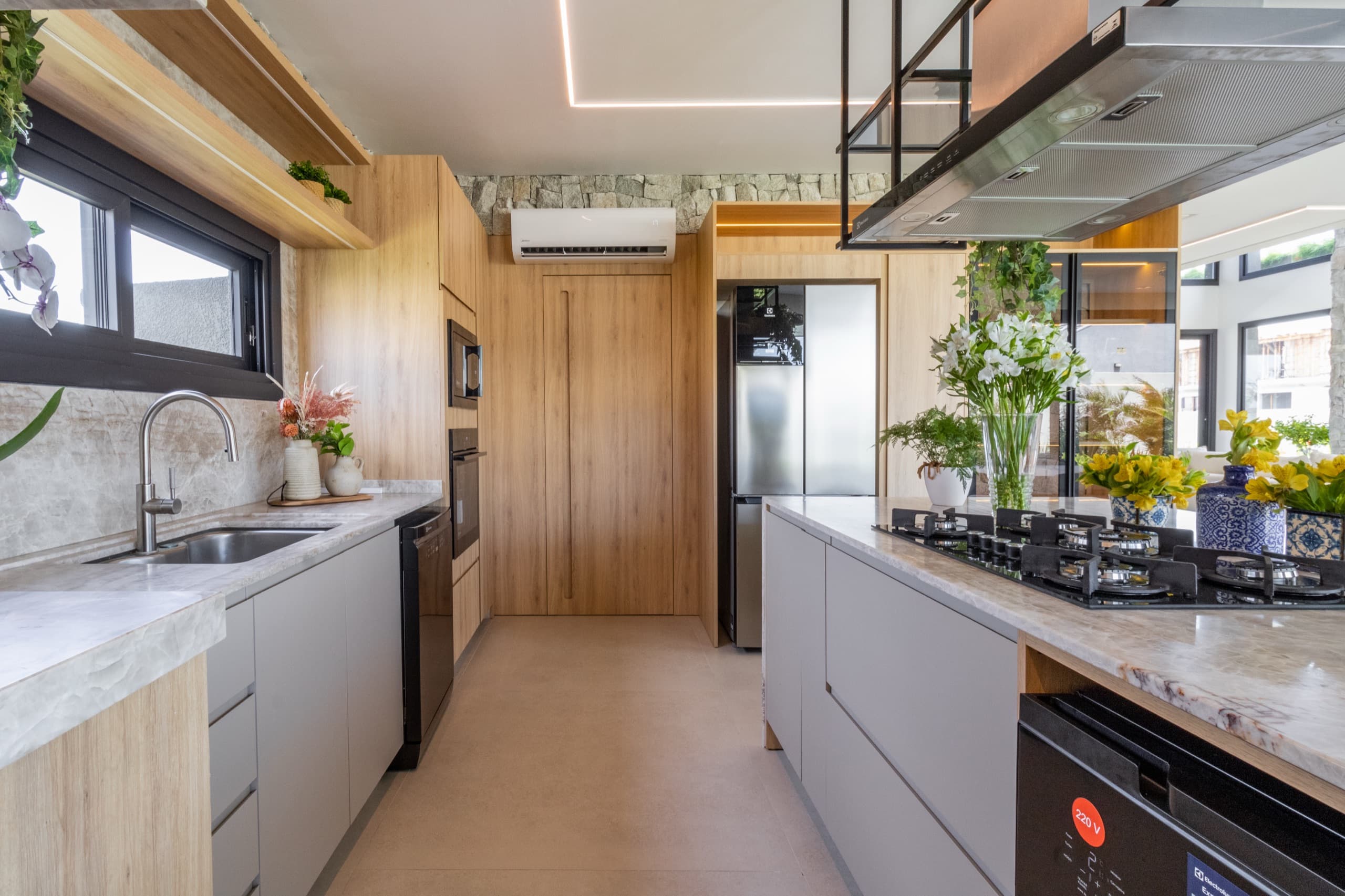 Cozinha com marcenaria sob medida — vista 2