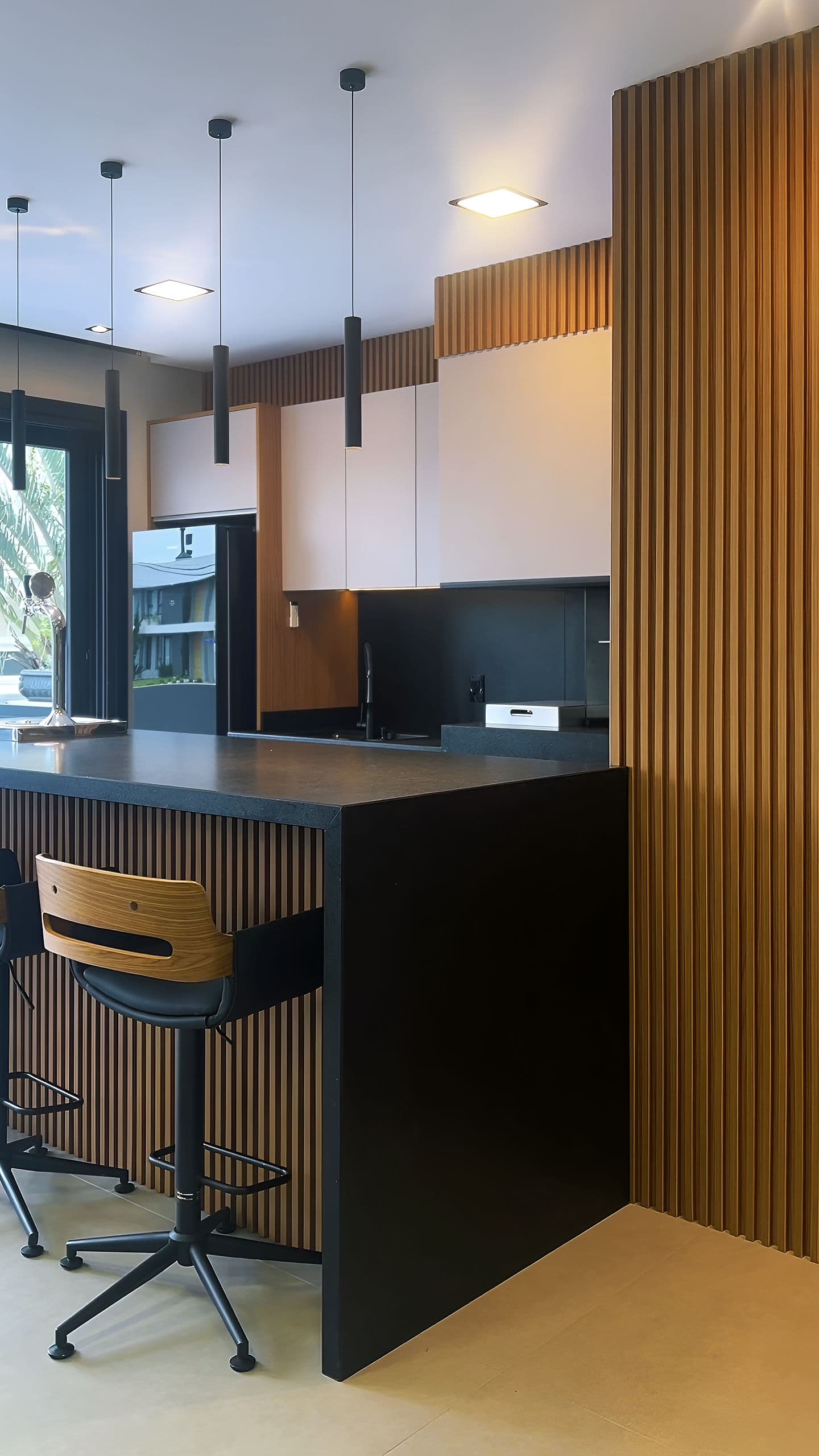 Espaço gourmet com marcenaria sob medida — vista 2